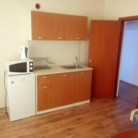 Hotel Хотел Черноморец 2*